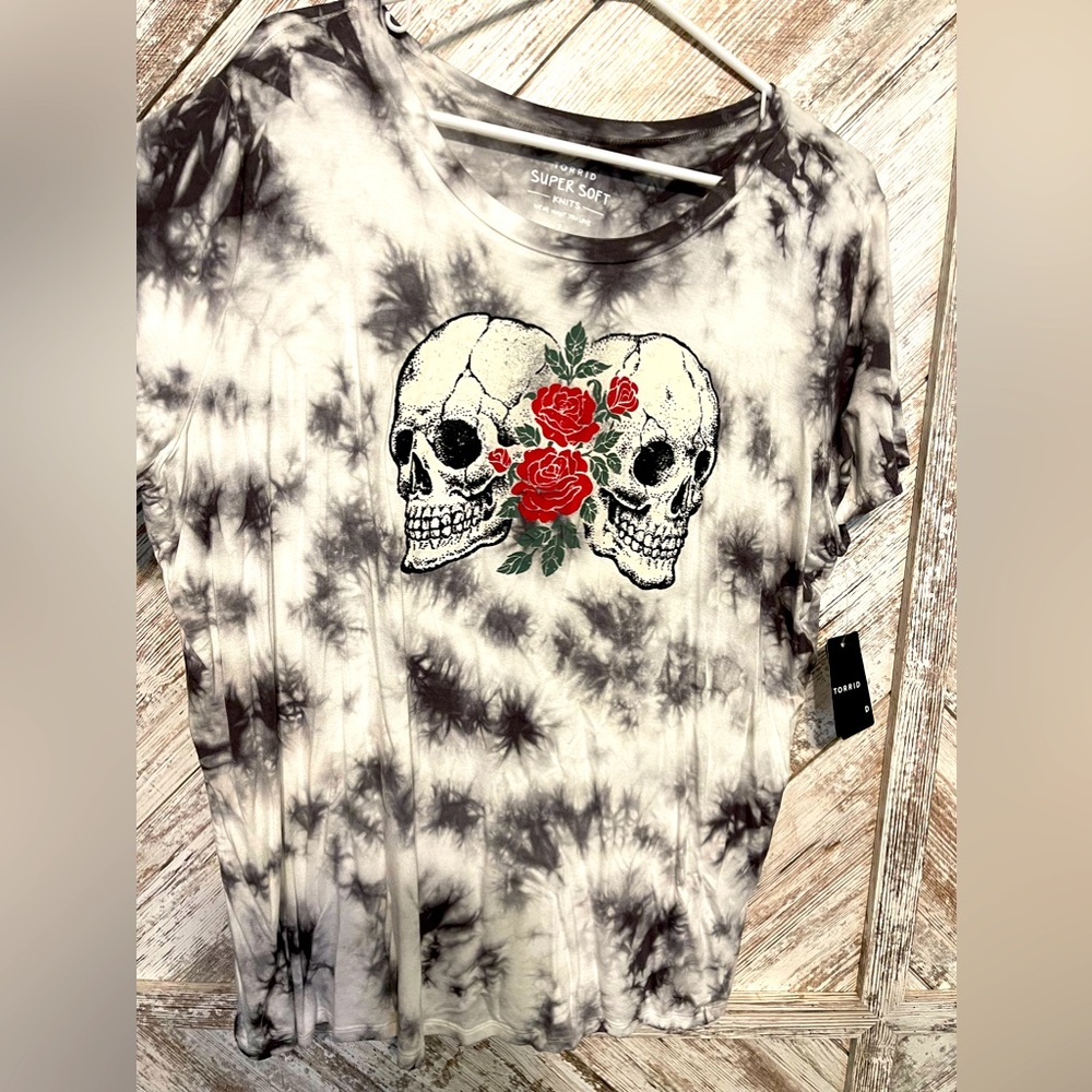 Torrid tye dye tee. New